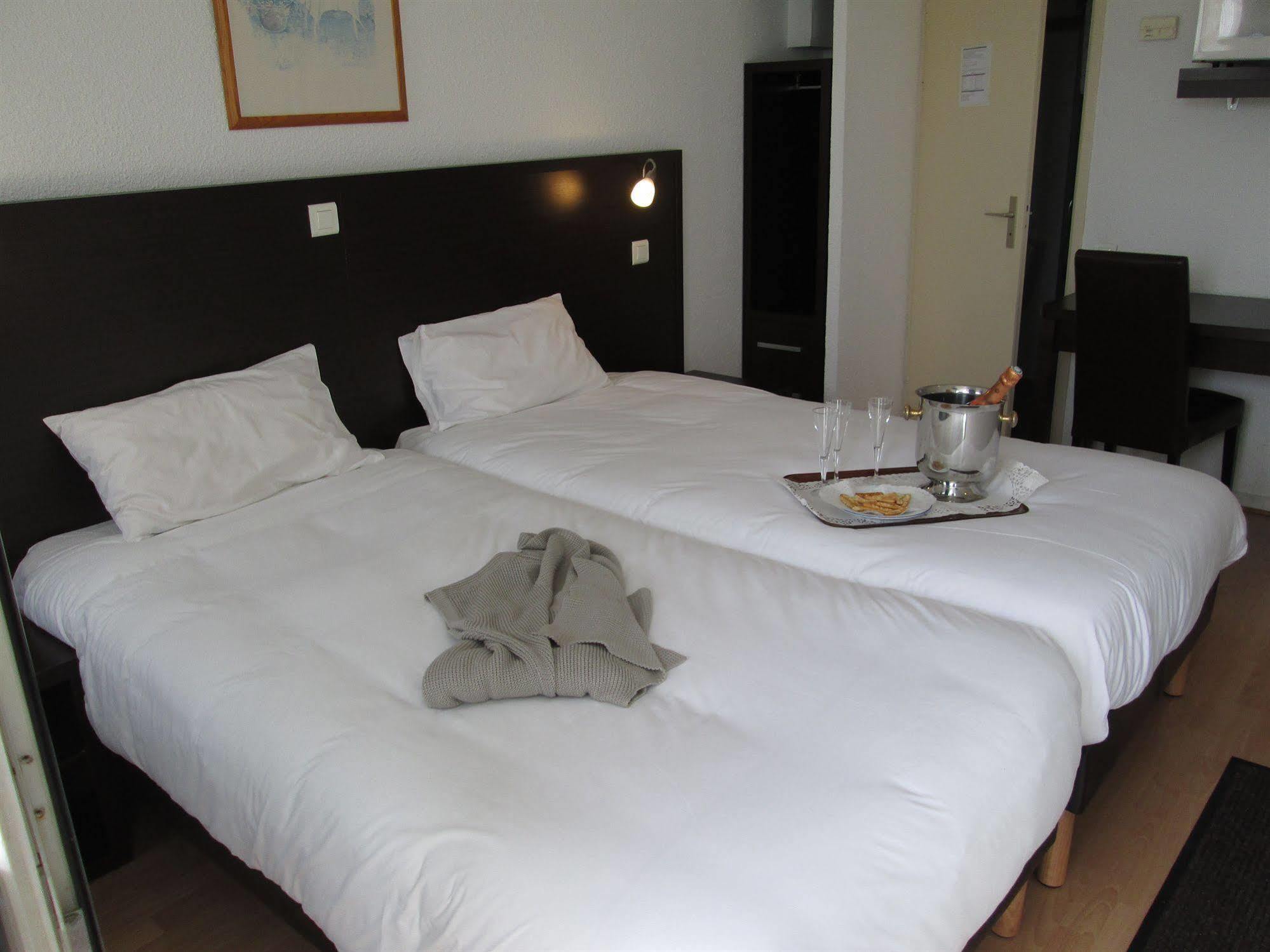 Top Motel Istres Exterior foto